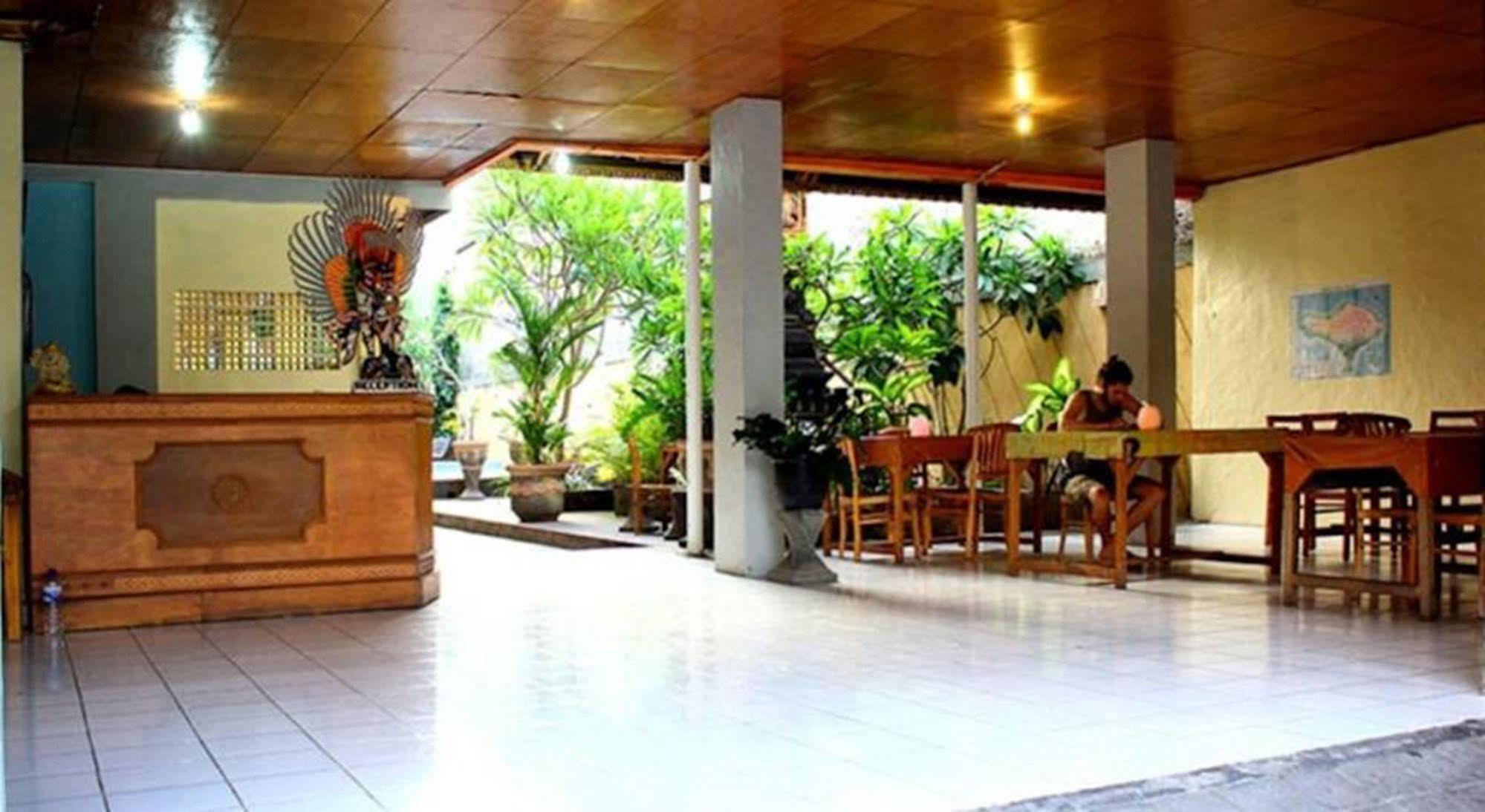 Beneyasa 2 Hostel *